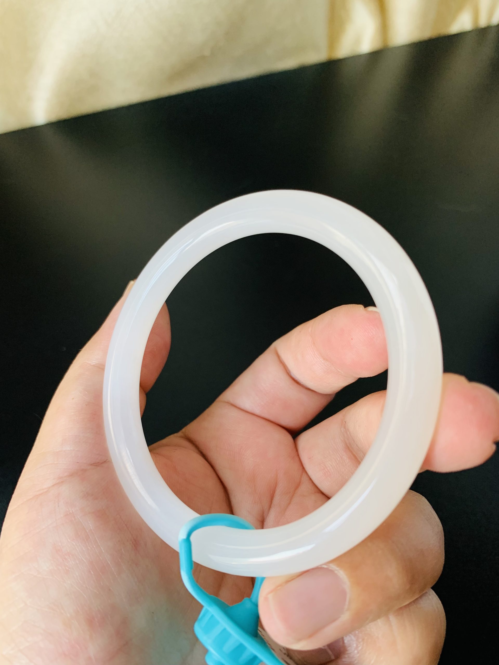 【新货-HB3477】56.2圈青海料白玉和田玉细圆条手镯 Hetian Jade Bangle Size 56.2 - Image 8