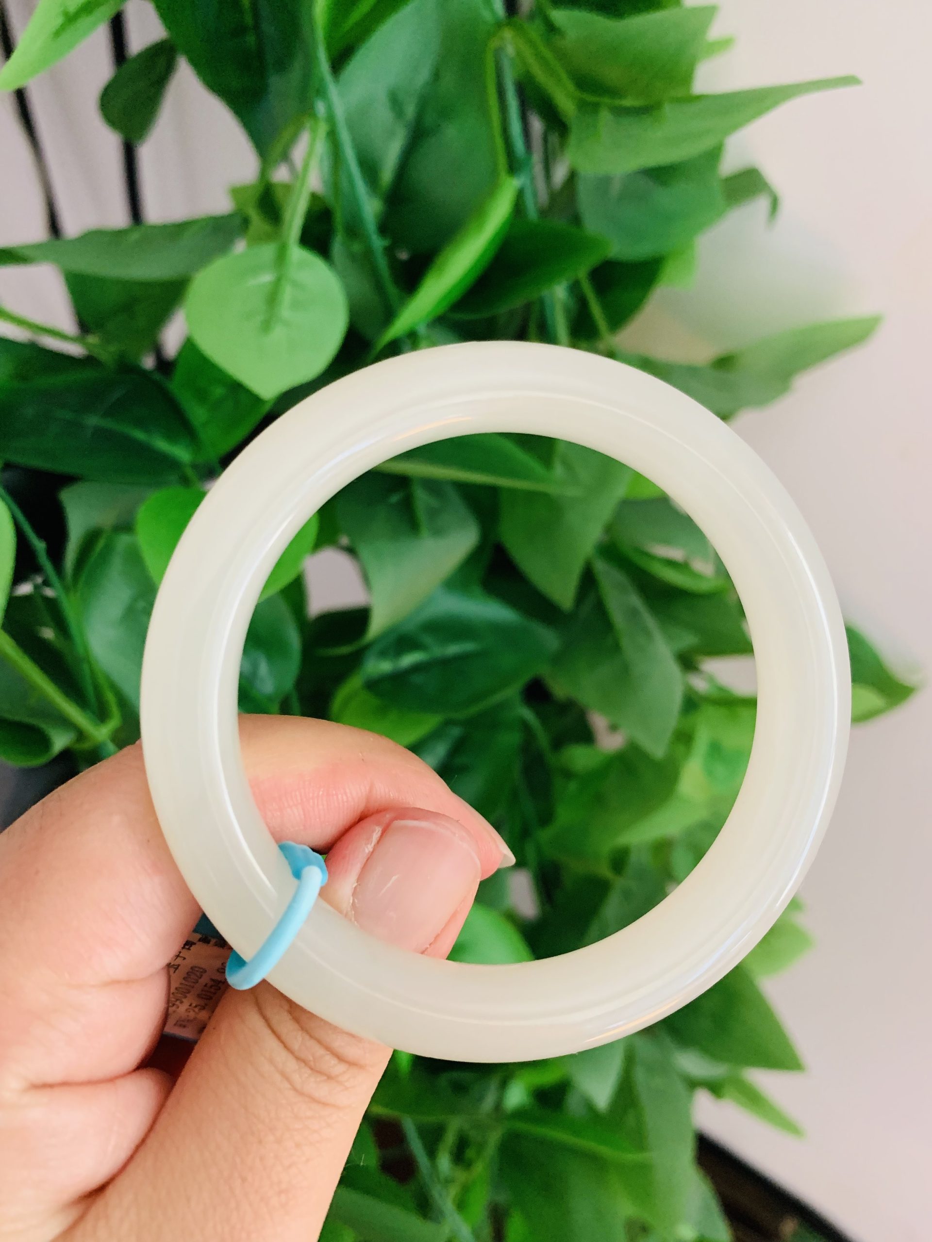 【新货-HB3485】55圈青海料浅晴白色和田玉圆条手镯 Hetian Jade Bangle Size 55 - Image 6