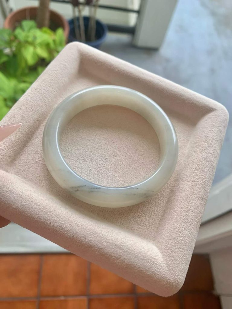 〖闲置E912〗57.5圈和田玉青花手镯 Hetian Jade Bangle Size 57.5