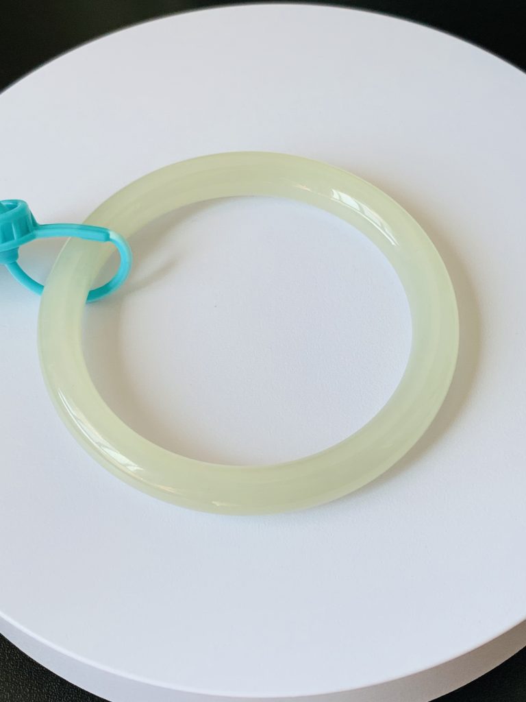 【新货-HB3487】59.5大圈口青海料晴水和田玉细圆条手镯 Hetian Jade Bangle Size 59.5