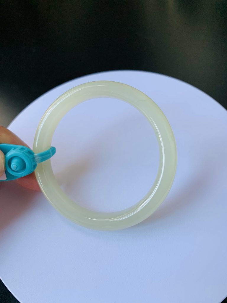 〖新货-HB3496〗53.2圈青海料浅冰晴和田玉正圈手镯 Hetian Jade Bangle Size 53.2