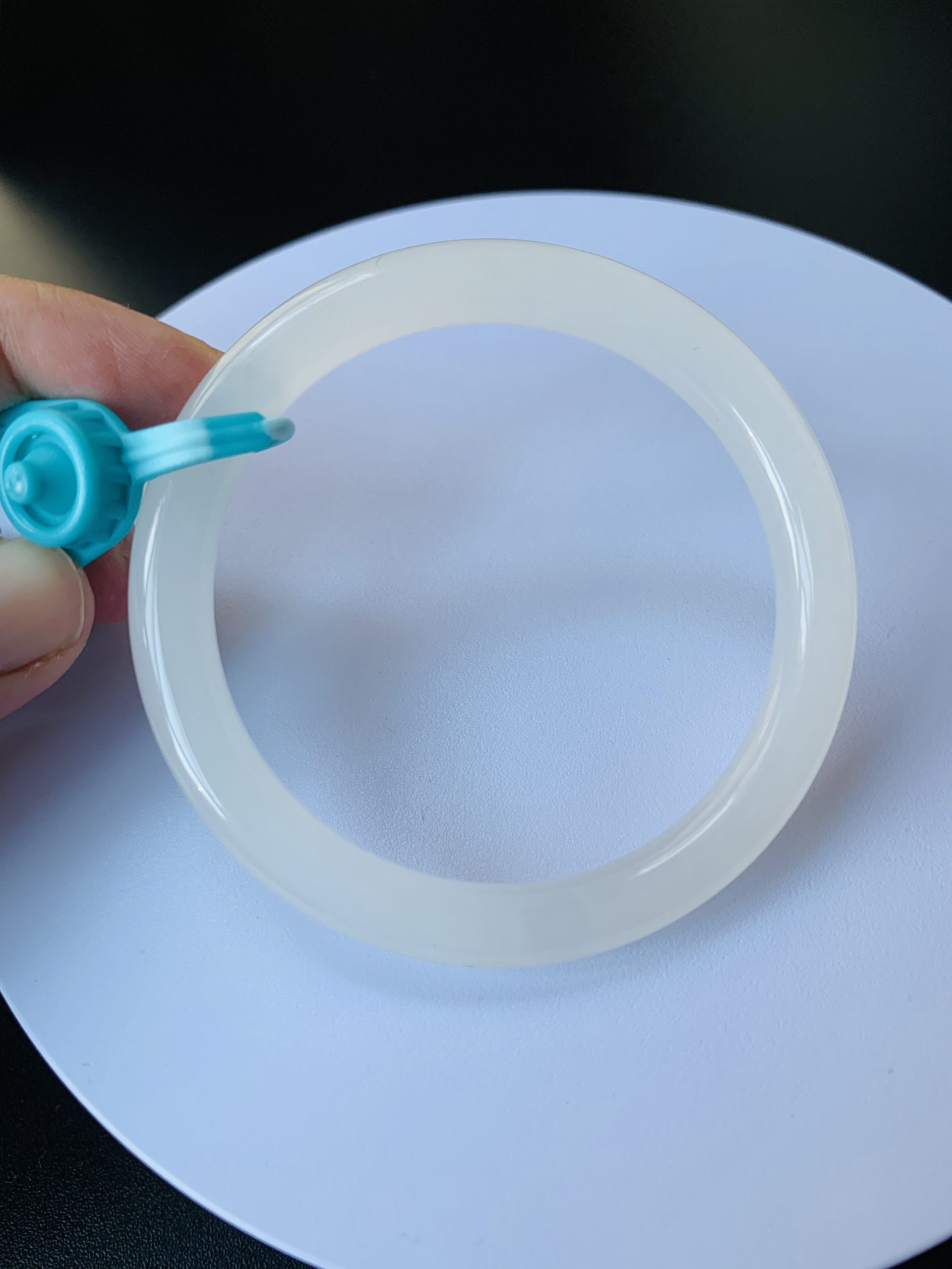 【新货-HB3477】56.2圈青海料白玉和田玉细圆条手镯 Hetian Jade Bangle Size 56.2 - Image 4
