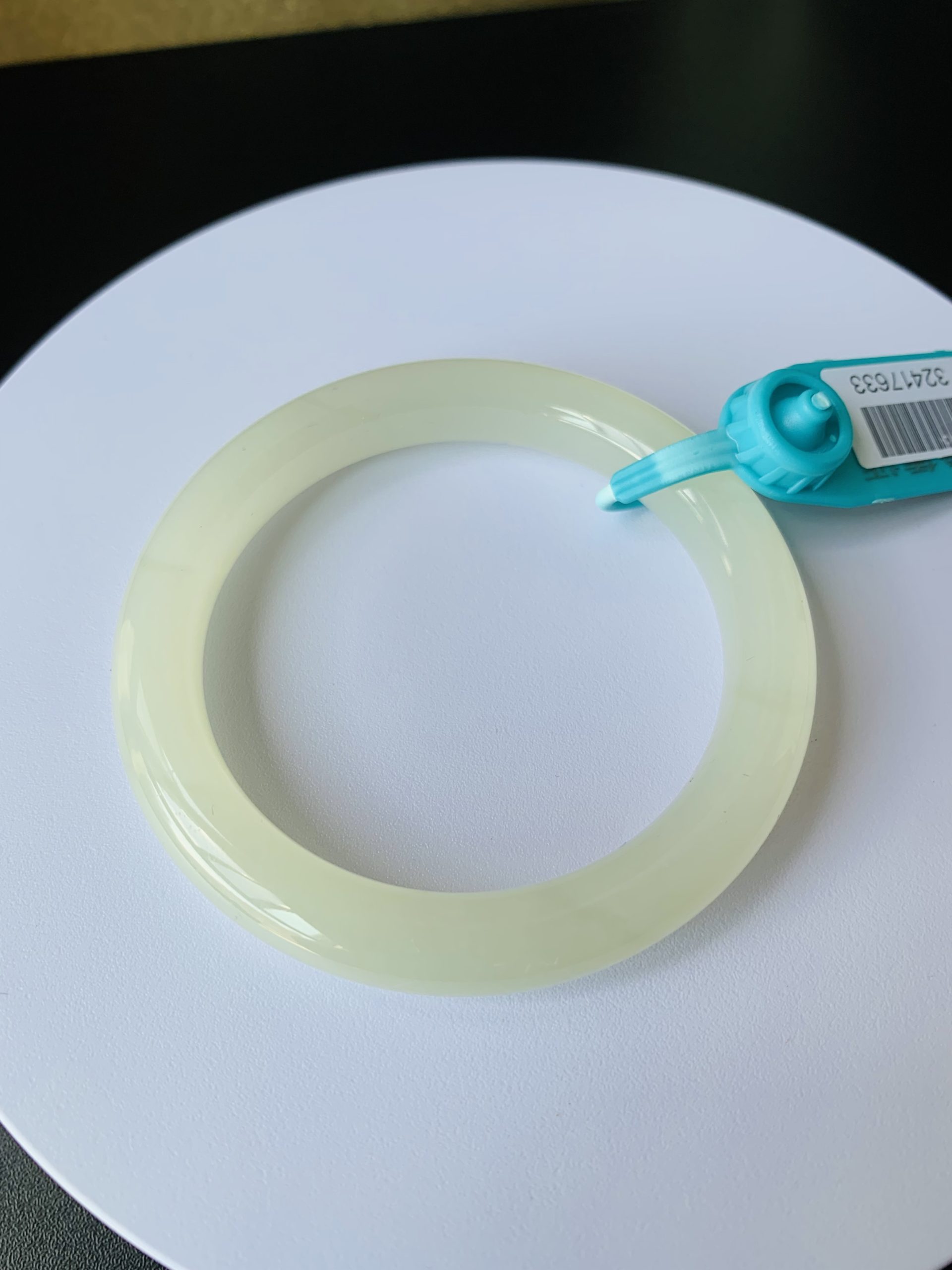 【新货-HB3485】55圈青海料浅晴白色和田玉圆条手镯 Hetian Jade Bangle Size 55