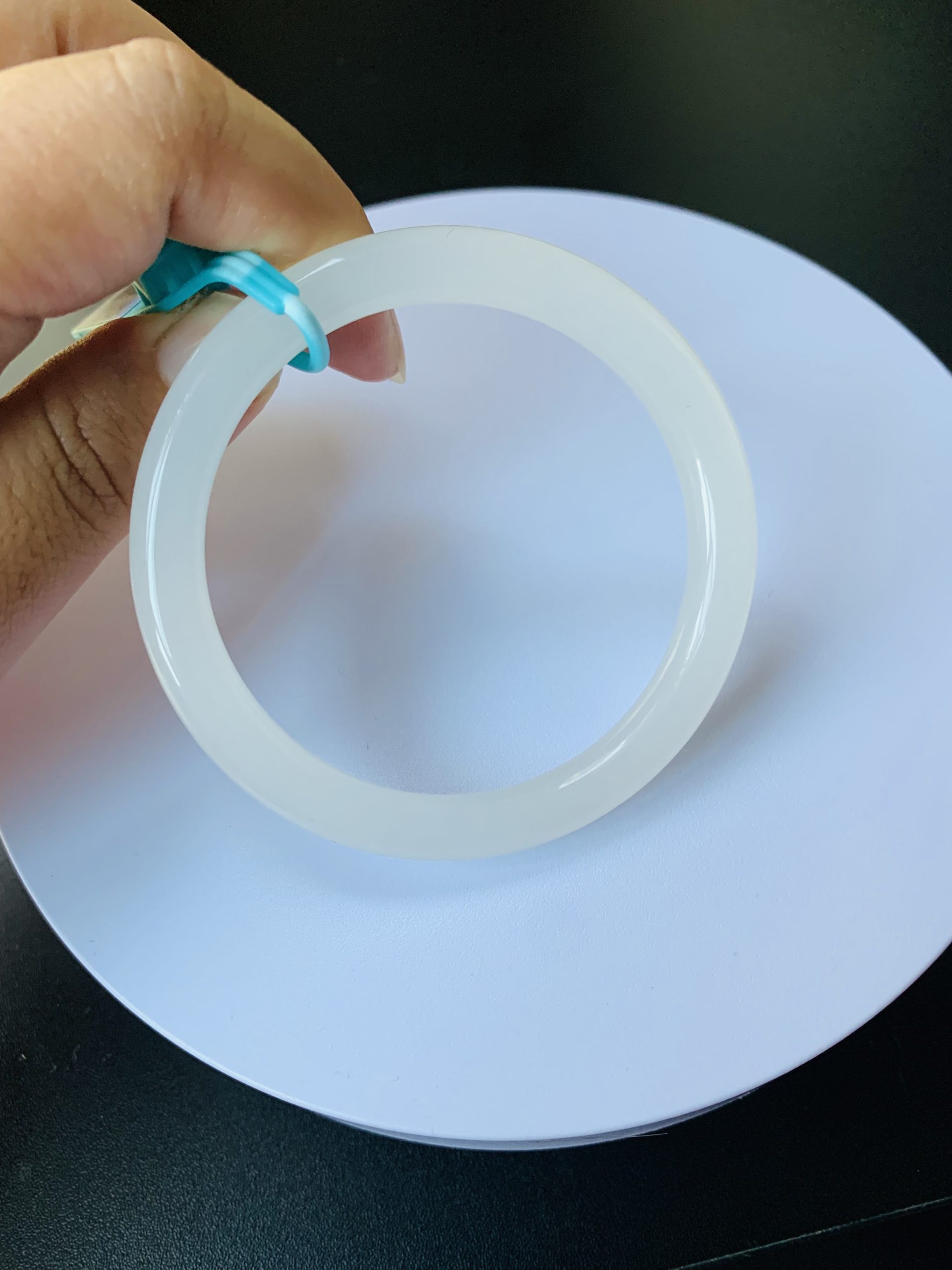 【新货-HB3477】56.2圈青海料白玉和田玉细圆条手镯 Hetian Jade Bangle Size 56.2 - Image 5