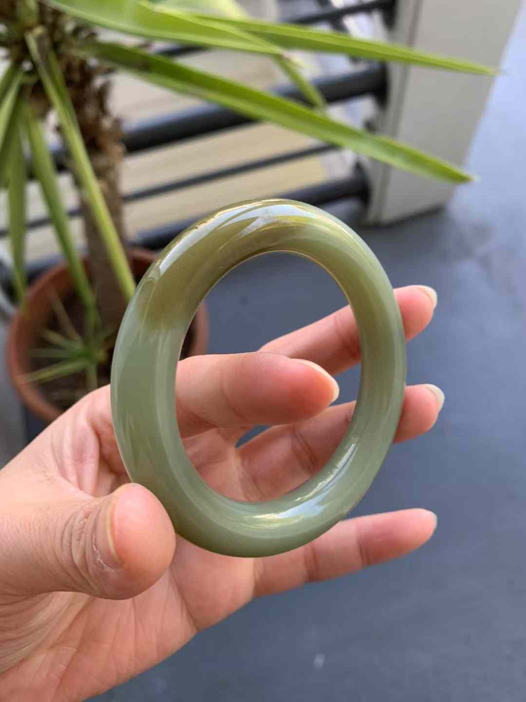 【闲置B104】53.3圈和田玉飘黄青玉圆条手镯 Hetian Jade Bangle Size 53.3